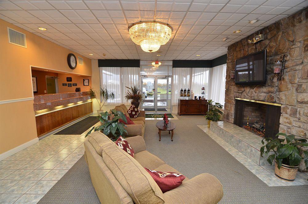 Baymont By Wyndham Milesburg Hotel Екстериор снимка